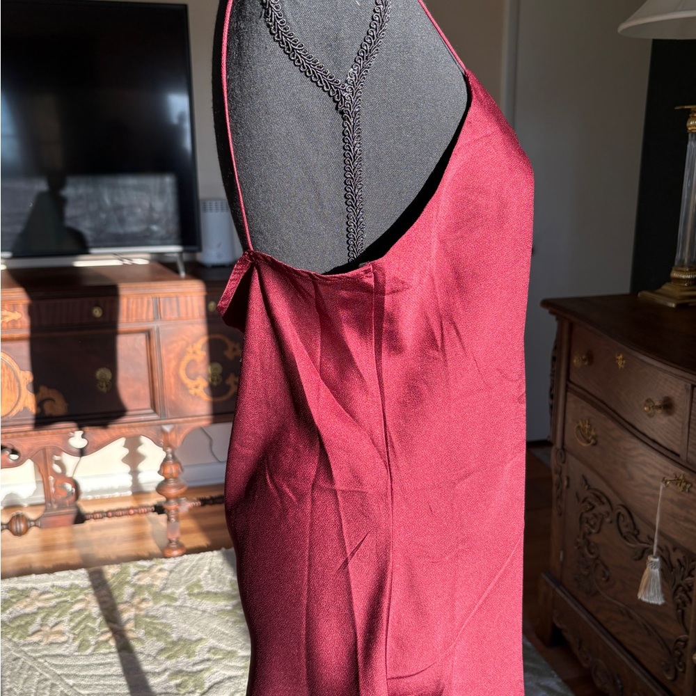 Shinestar Burgundy V-Neck Spaghetti Strap Camisole - Picture 4 of 7